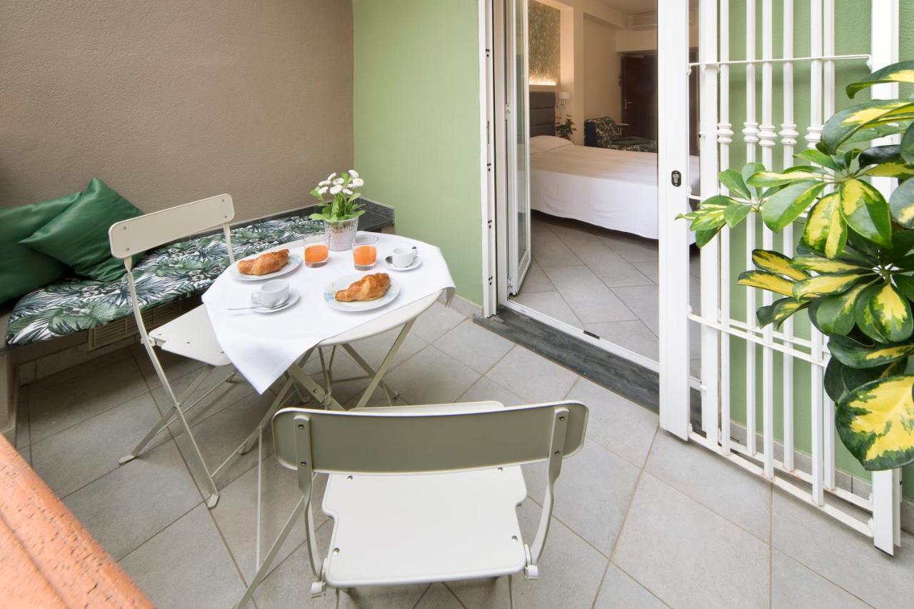 Hotel Residence Laigueglia Free Parking Exteriör bild