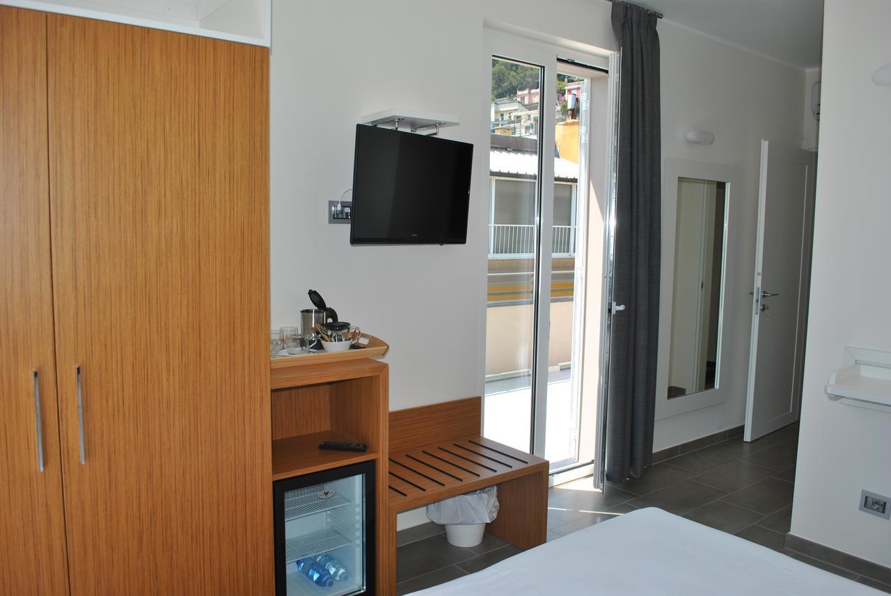 Hotel Residence Laigueglia Free Parking Exteriör bild